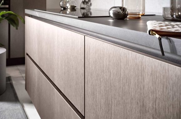 Küchentrends 2020 Häcker Metallic Optik und Haptik im Miele Center Pellet